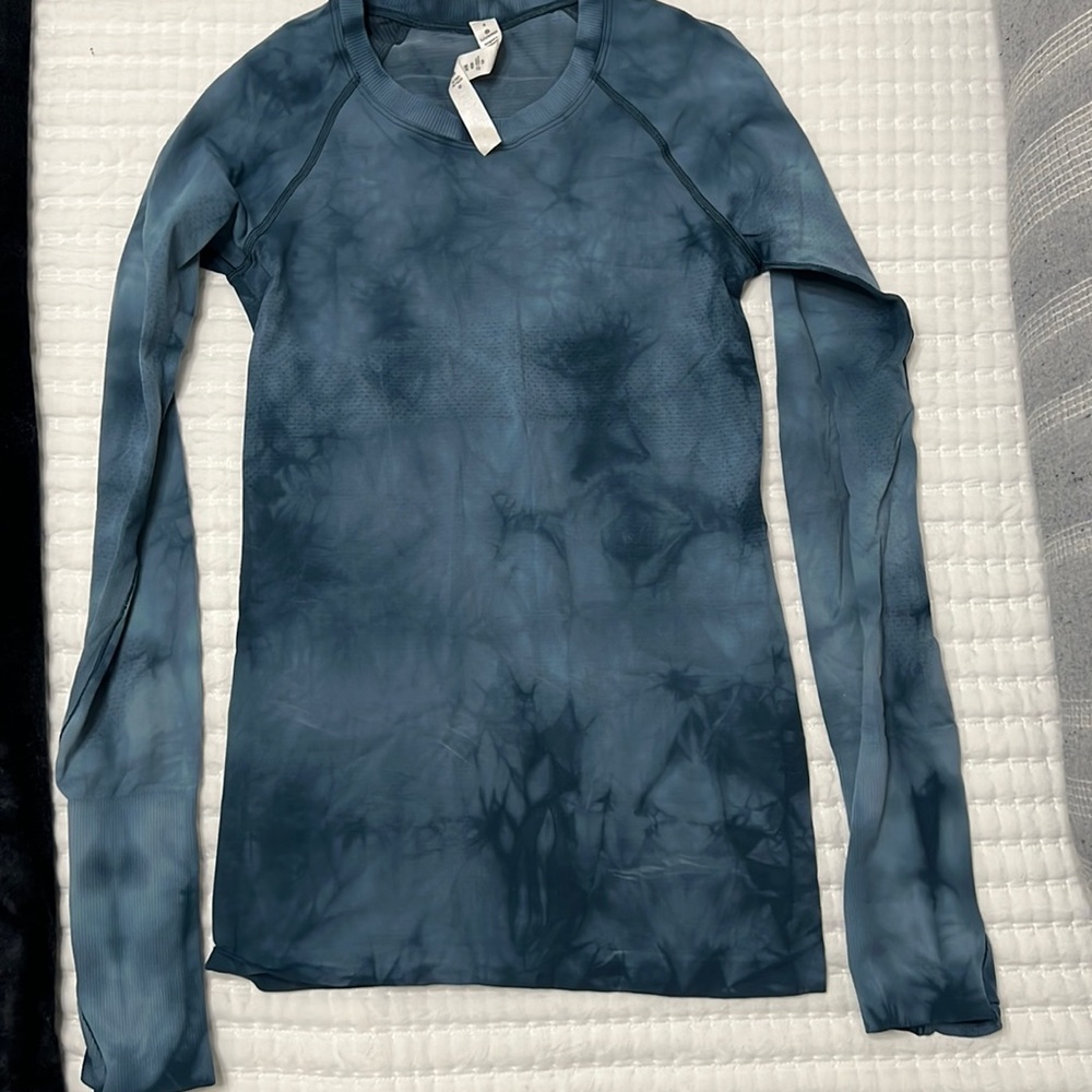 Lululemon long sleeve shirt